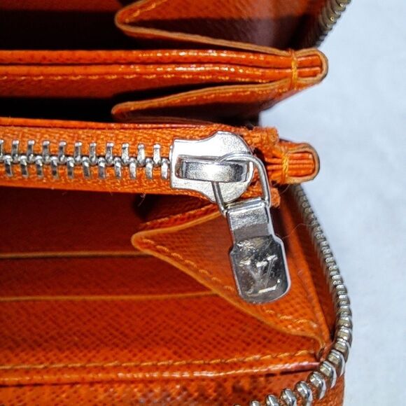 Authentic Louis Vuitton Epi Zippy Wallet with Dust Bag - Picture 12 of 17